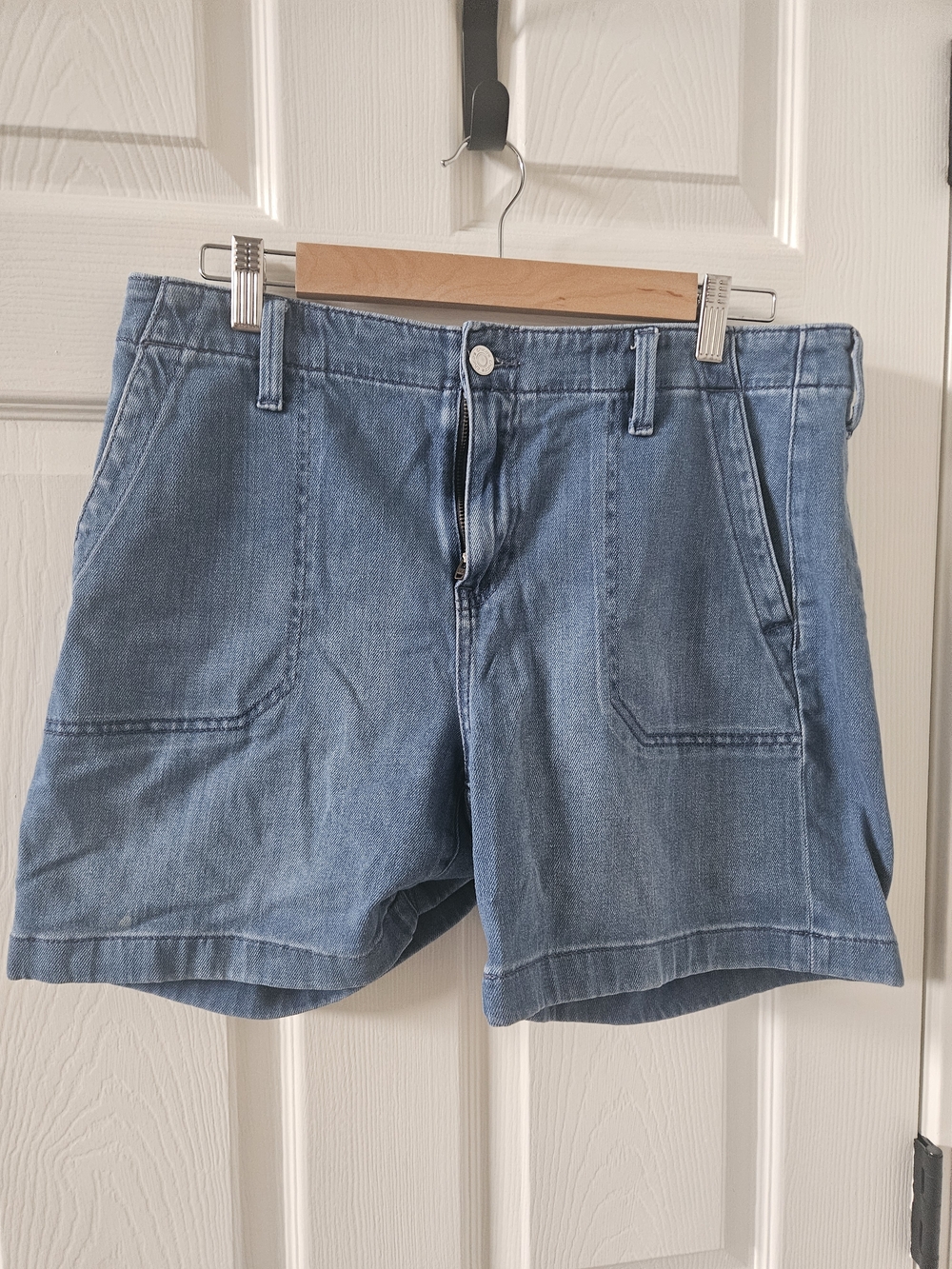 Chico's Blue Denim Utility Shorts - Size 1.5 (US 10) - Soft Stretch